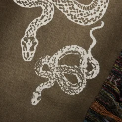 Know U Riders Straight Leg - Dark Moss 7 Know U Riders Straight Leg - Dark Moss -Urban Fashion Sales Alchemist Know U Riders Straight Leg Dark Moss ALMAFW22MJPA3a 11 03 22 Feature DV 2