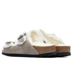 Birkenstock Women's Narrow Arizona Shearling - Stone Coin 7 Birkenstock Women's Narrow Arizona Shearling - Stone Coin -Urban Fashion Sales Birkenstock Narrow Arizona Shearling Stone Coin 1017403 07 12 2021 01 4