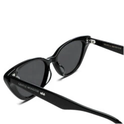 CRELLA 01 -Urban Fashion Sales CRELLA 01 08 22 23 Feature JP 6